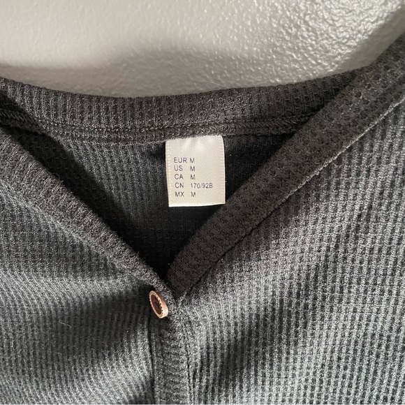 Women Size M Black Crop Top with Tie Front - Picture 5 of 5